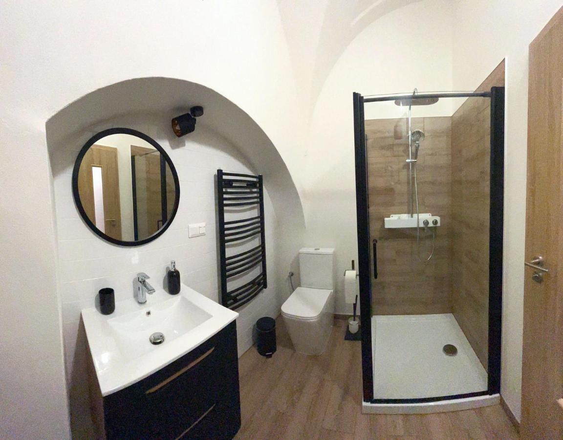 Apartman Viki Banska Bystrica Ngoại thất bức ảnh